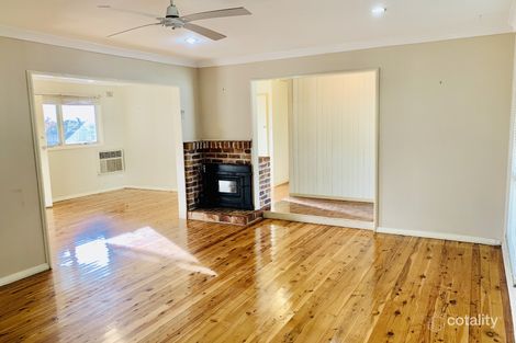 Property photo of 37 Dandenong Crescent Ruse NSW 2560
