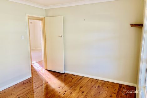Property photo of 37 Dandenong Crescent Ruse NSW 2560