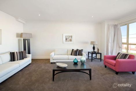 Property photo of 2/21-25 Fairholm Grove Camberwell VIC 3124