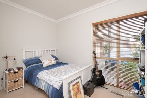Property photo of 2/36 McComas Grove Burwood VIC 3125