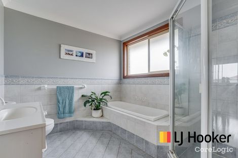 Property photo of 11 Carstairs Place St Andrews NSW 2566