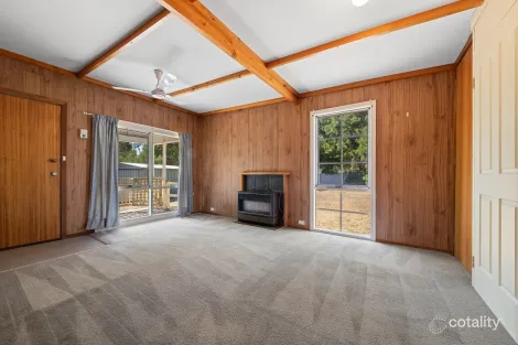 Property photo of 7 Redleaf Close Heathcote VIC 3523