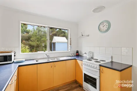 Property photo of 28 Ventnor Road Cowes VIC 3922