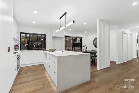 Property photo of 15 Citrine Street Camp Hill QLD 4152