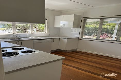Property photo of 30 Banoon Drive Wynnum QLD 4178