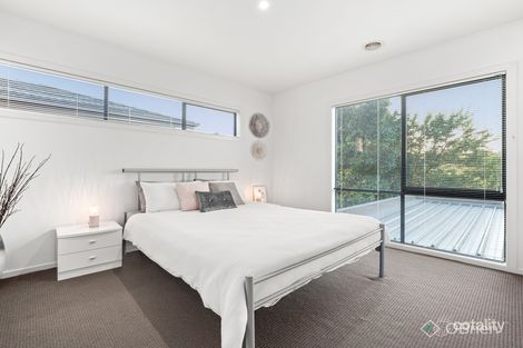 Property photo of 7 Niblick Circuit Sandhurst VIC 3977