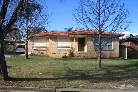 5 Phar Lap Cl, St Clair, NSW 2759
