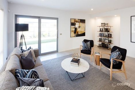 Property photo of 33 Fairground Promenade Berwick VIC 3806