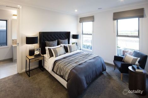 Property photo of 33 Fairground Promenade Berwick VIC 3806