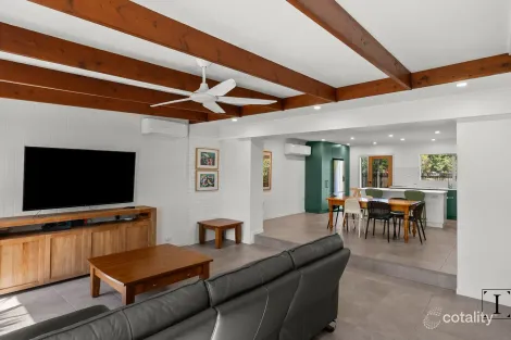 3 Ash St, Holloways Beach, QLD 4878