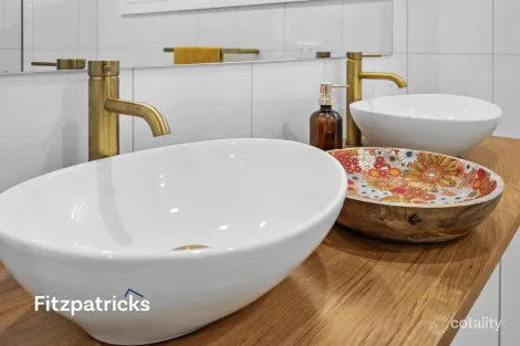 Property photo of 35 Lakeside Drive Lake Albert NSW 2650