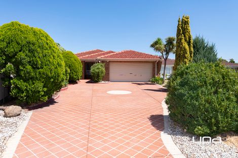 Property photo of 7 Commodore Court Taylors Lakes VIC 3038