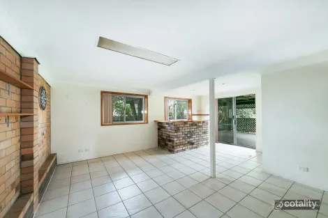 Property photo of 33 Lavercombe Drive Kallangur QLD 4503