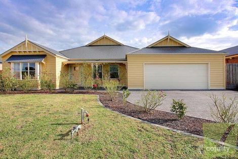 Property photo of 10 Samuel Way Mornington VIC 3931