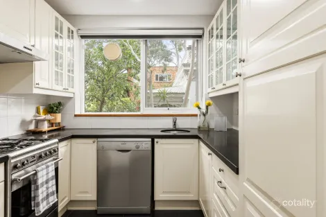 Property photo of 2/125 Alma Road St Kilda East VIC 3183