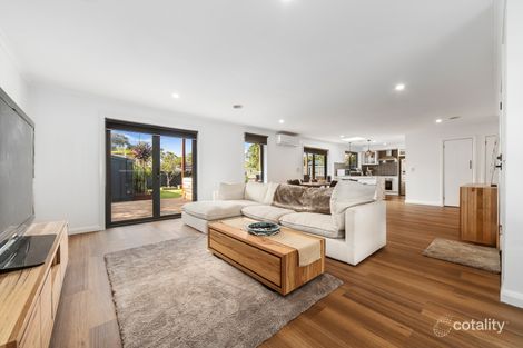 Property photo of 11 Ashworth Drive Seaford VIC 3198