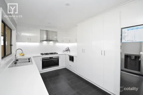 Property photo of 51 Homewood Drive Mooroopna VIC 3629