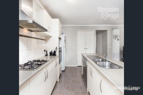 Property photo of 9 Ellenborough Crescent Manor Lakes VIC 3024