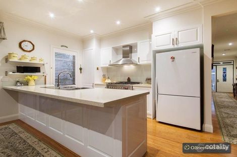 Property photo of 2/14 Avard Court Berwick VIC 3806
