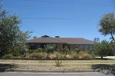 4 Brougham Dr, Valley View, SA 5093