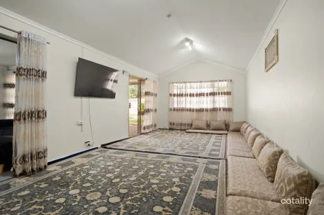 41 Phoenix Dr, Kenwick, WA 6107