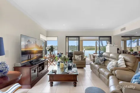 Property photo of 8104 The Circle Hope Island QLD 4212