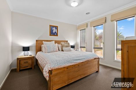 Property photo of 23 Davey Drive Drouin VIC 3818