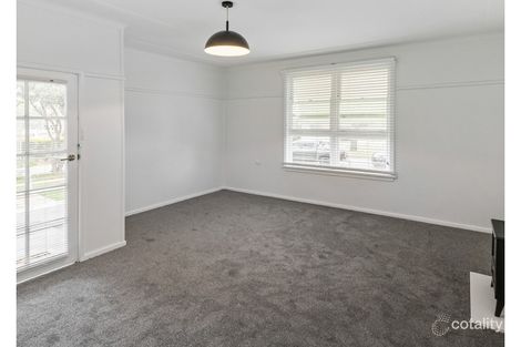 Property photo of 1 Essex Road Mount Austin NSW 2650