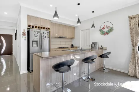 Property photo of 2 Portland Avenue Truganina VIC 3029