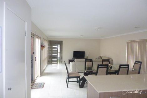 Property photo of 8 Moss Street Cranbourne North VIC 3977
