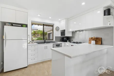 Property photo of 6 Amos Court Morphett Vale SA 5162