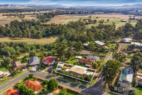 Property photo of 10 John Court Waterford Park VIC 3658