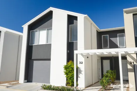 Property photo of 32/13 Angela Way Pimpama QLD 4209