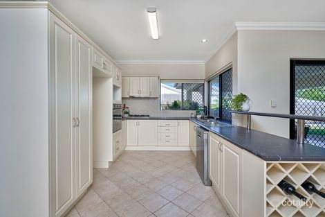 Property photo of 143 McFarlane Drive Kanimbla QLD 4870