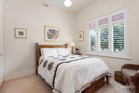 Property photo of 13 Kelvin Grove Thornbury VIC 3071