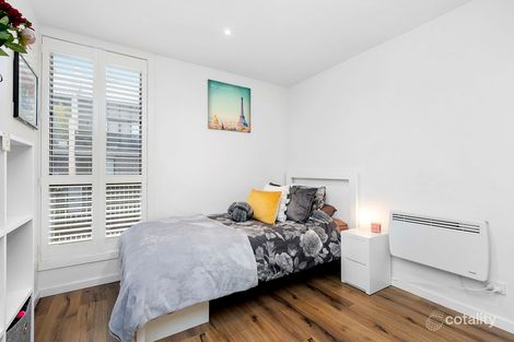 Property photo of 12 Central Park Walk Cheltenham VIC 3192