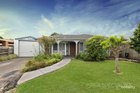 Property photo of 13 Cantle Close Pakenham VIC 3810