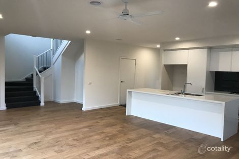 Property photo of 27 Grasslands Loop Keysborough VIC 3173
