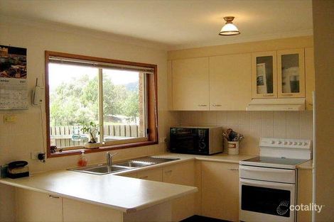 Property photo of 6 Stace Place Gordon ACT 2906