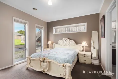 Property photo of 2A Warraburra Avenue Rosebud VIC 3939