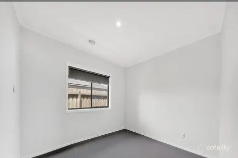Property photo of 8 Boilersmith Street Donnybrook VIC 3064