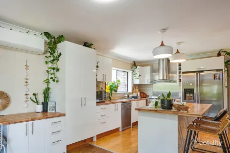 Property photo of 4 Kurrajong Avenue Bogangar NSW 2488