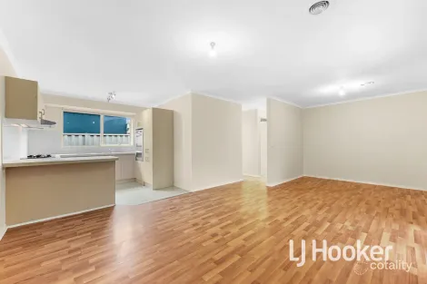 Property photo of 28 The Parkway Hampton Park VIC 3976