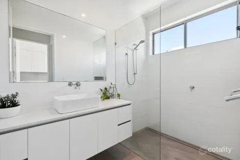 Property photo of 129 Amarina Avenue Mooloolaba QLD 4557