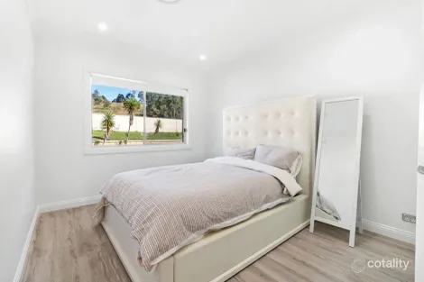 Property photo of 8 Jaquetta Close Cecil Hills NSW 2171