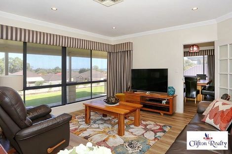 Property photo of 14 Wakefield Crescent Australind WA 6233
