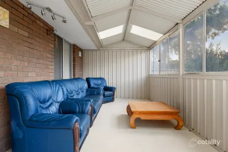 Property photo of 28 Lowanna Way Armadale WA 6112