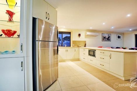 16 Lennard Dr, Moana, SA 5169