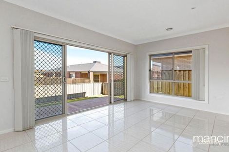 Property photo of 61 Beachview Parade Point Cook VIC 3030