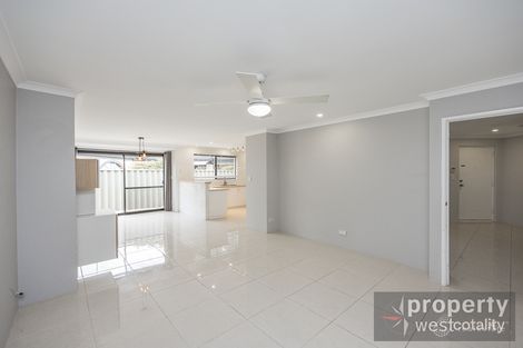 Property photo of 7A Camelot Grove Carramar WA 6031